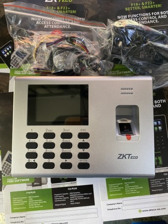zkteco-pro-fingerprint-time-attendance-machine-big-4