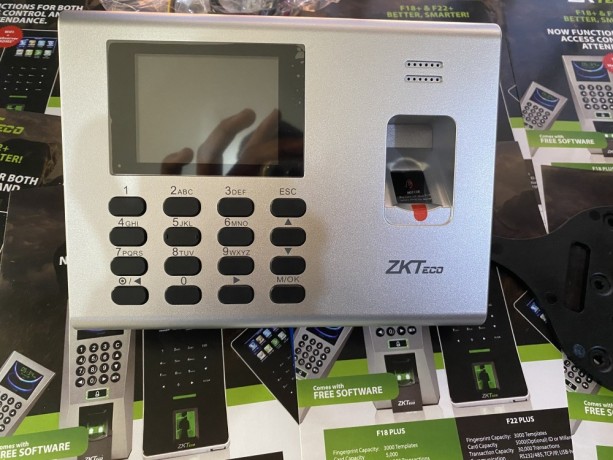 zkteco-pro-fingerprint-time-attendance-machine-big-1