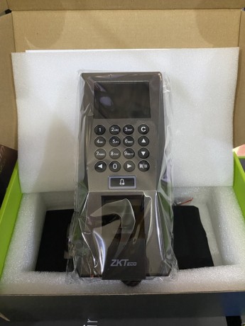 zkteco-f18-biometric-access-control-terminalzk8500r-big-4