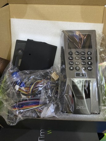 zkteco-f18-biometric-access-control-terminalzk8500r-big-2
