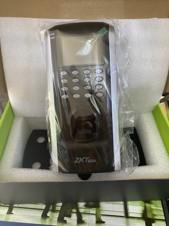 zkteco-f18-biometric-access-control-terminalzk8500r-big-3